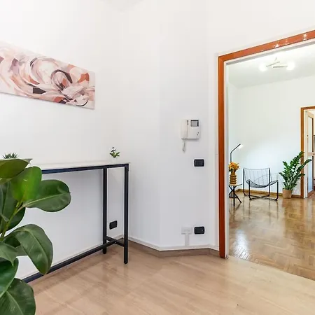 Duomo 7 Min - 3 Bedrooms, Terrace & Parking * Milan