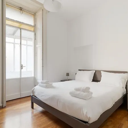 Guesthost - Modern Flat Near Darsena