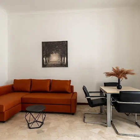 Stazione Centrale-duomo - With Terrace Apartment