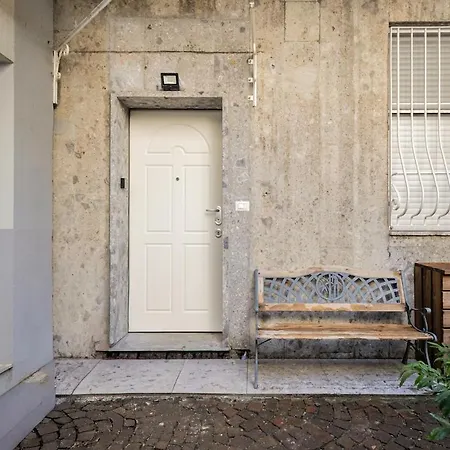 Living Bande Nere Apartment