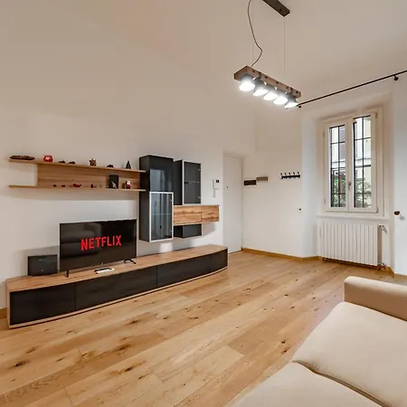 דירה 5 Walk From Porta Venezia Station, With 2 Bedrooms מילאנו