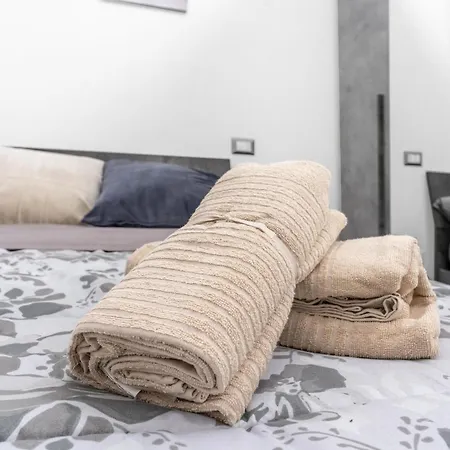 Loft1 Porta Venezia- Centro M1 *