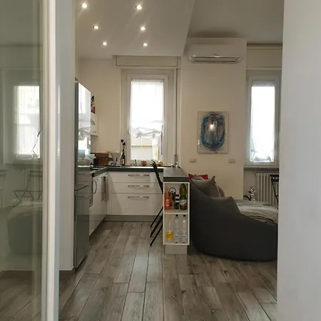 San Siro Con Giardino Privato Apartament *