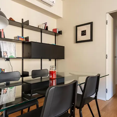 Fusetti Elegante Con Balcone In Zona Navigli Апартаменты Милан