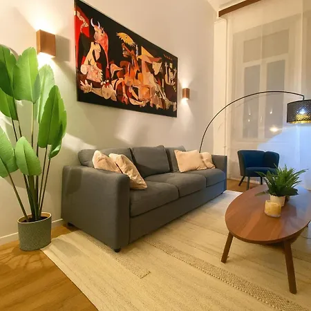 Apartment Casa Picasso - Above The Subway *