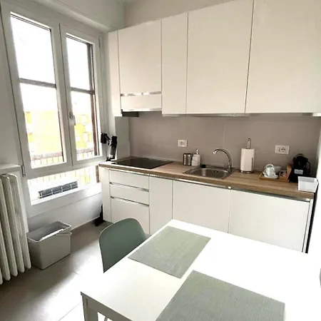 Apartament House *