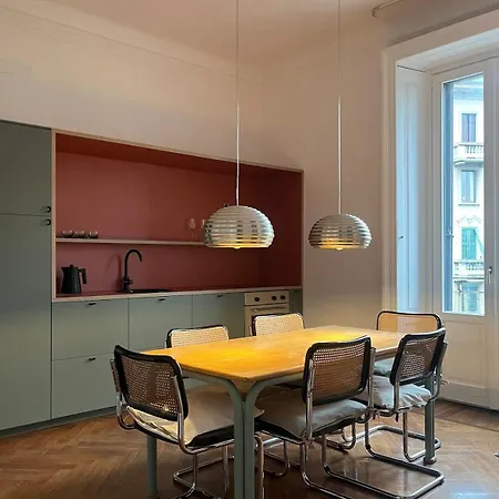 Lejlighed Spacious, Bright Flat With 2 1 Double Bedrooms