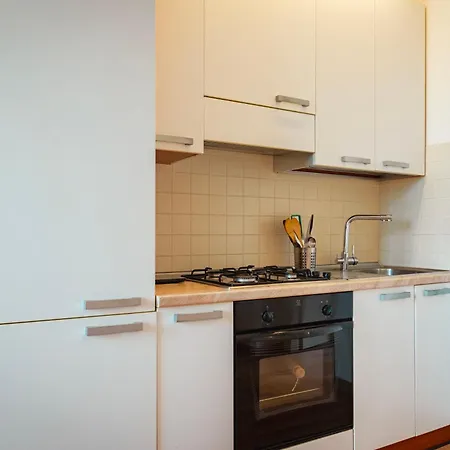 Luminosa Mansarda Con Travi In Legno Μιλάνο