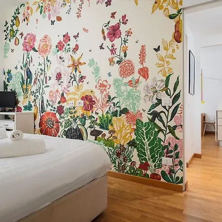 Holi California - Lovely With Metro Steps Away * ميلان