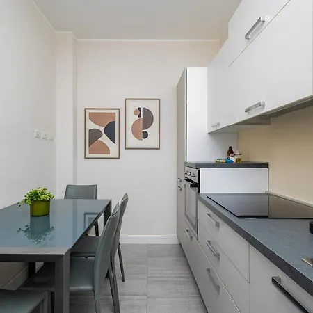 Apartment Living Bande Nere *