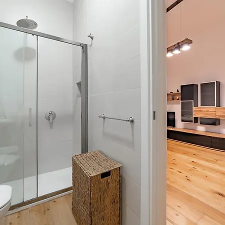 5 Walk From Porta Venezia Station, With 2 Bedrooms Daire Milano