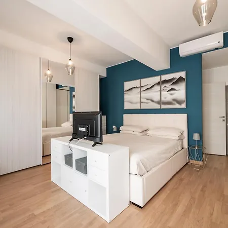 The Globe Trotter - Life Area *