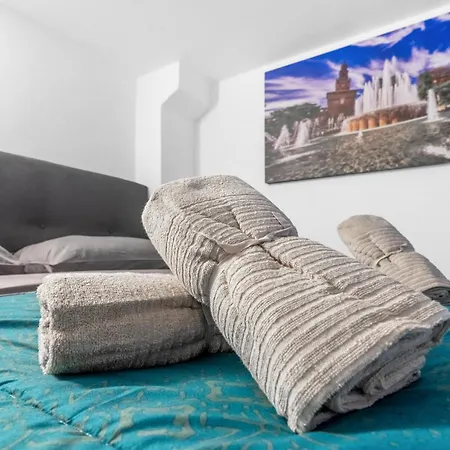 Apartment Loft1 Porta Venezia- Centro M1 *