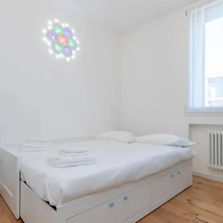 I-host - Assietta Apartman Milánó