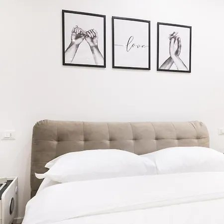 Easylife - - Lamarmora 1 - Porta Romana Milano