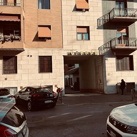 San Siro Con Giardino Privato * 米兰