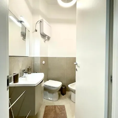 Cozy On An Upper Floor Near Missori And Vetra Metro Station Apartmán *