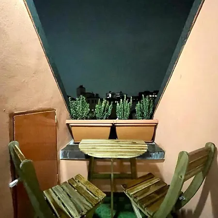 Cozy On An Upper Floor Near Missori And Vetra Metro Station - W3 * Milán