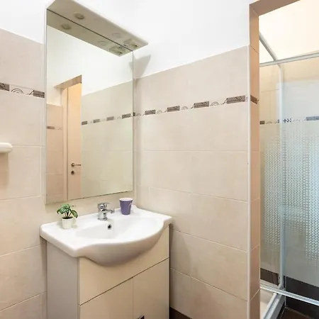 Daire Duomo-navigli - With Wi-fi, Netflix, A-c *