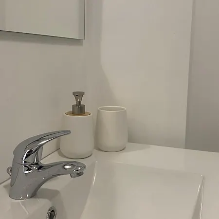 Apartament House *