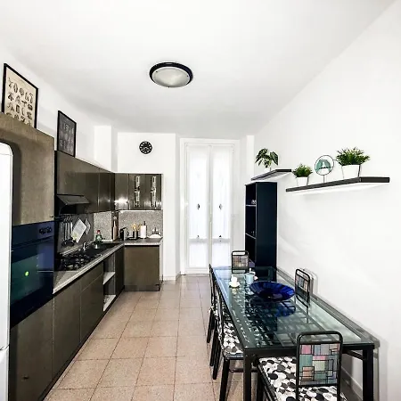 Three-room 2 Bedrooms With Balcony 2 Min From Apartament *