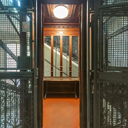 Luxury Quiet Above Subway Apartmán *