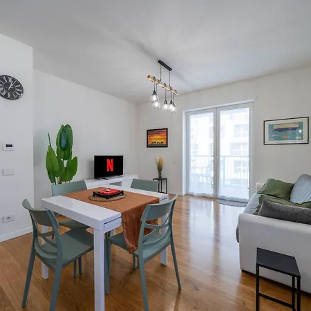 Elegant And Modern In Appartamento Milano