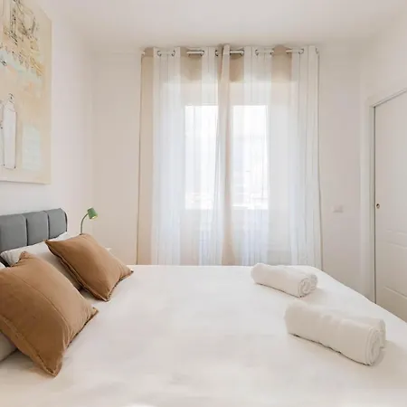 Lägenhet Wonderful In Design District - 2 Bedroom Milano