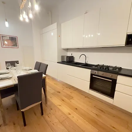 5 Walk From Porta Venezia Station, With 2 Bedrooms