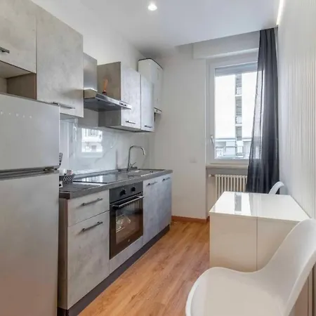 Urban Luxe Apartment Milan