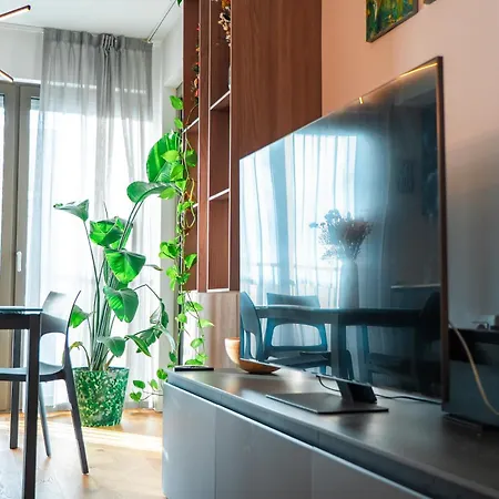 Crespi Terrace, Private Parking, A Few Steps From The Metro * Milano