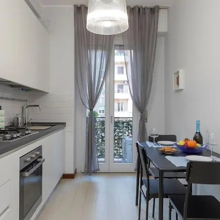 Gambara M1 - 15 Min To Duomo, Balcony, Ac&wifi * ميلان