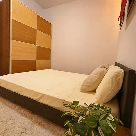 Casa Picasso - Above The Subway * Milan