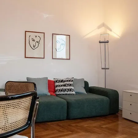 Appartement Spacious, Bright Flat With 2 1 Double Bedrooms