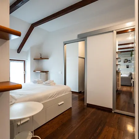 In Sarpi Vicino Metro M5 * ميلان