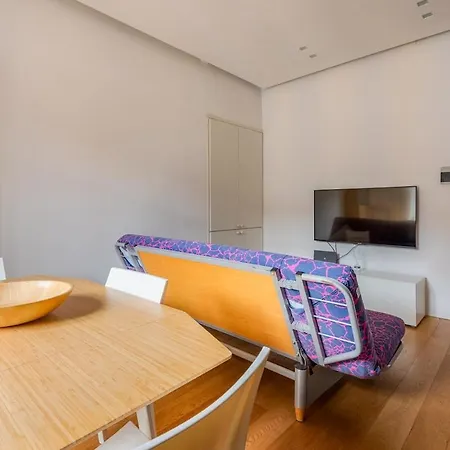 Porta Venezia Charme-2km From Centrale-15' Airport Апартаменты *