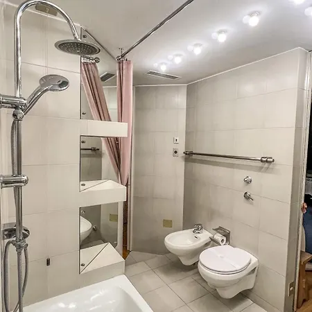 Free Private Parking 120 Mq Duomo 15 A Piedi Apartamento