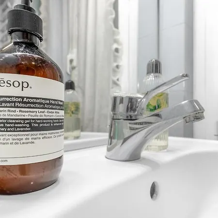 Duomo 15 Min - Navigli 10 Min - Luminoso, Wifi E Ac Appartamento Milano