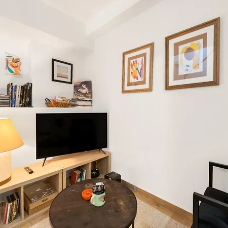 Center - With Ac, Wifi - Station 10' *