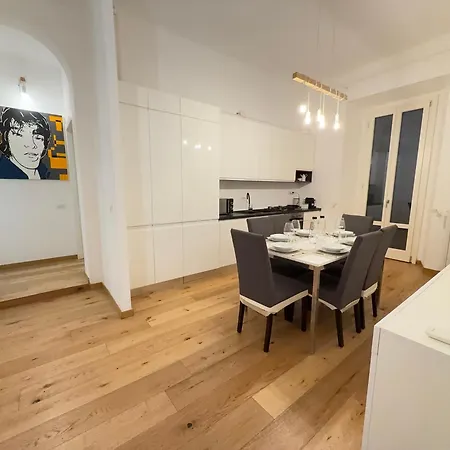 5 Walk From Porta Venezia Station, With 2 Bedrooms Апартаменты *