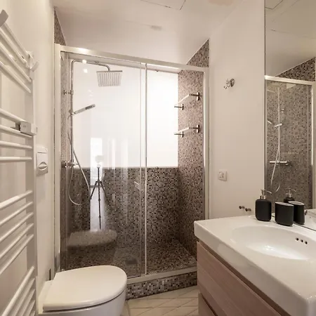 The Globe Trotter - Life Area