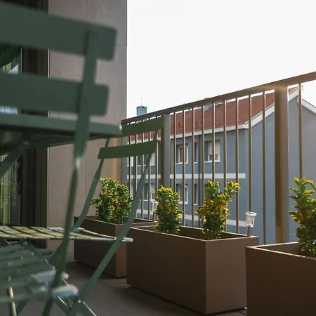 Apartman Crespi Terrace, Private Parking, A Few Steps From The Metro