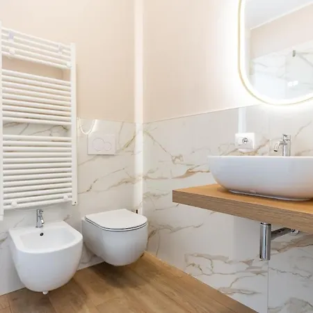 Luxury Quiet Above Subway Milan