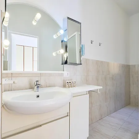 Charming Urban Retreat, Brera - Porta Nuova Daire *