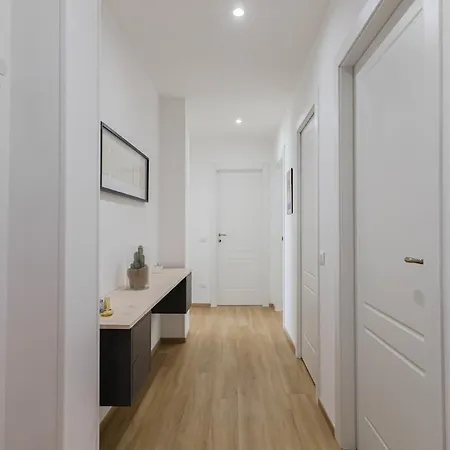 Wonderful In Design District - 2 Bedroom *