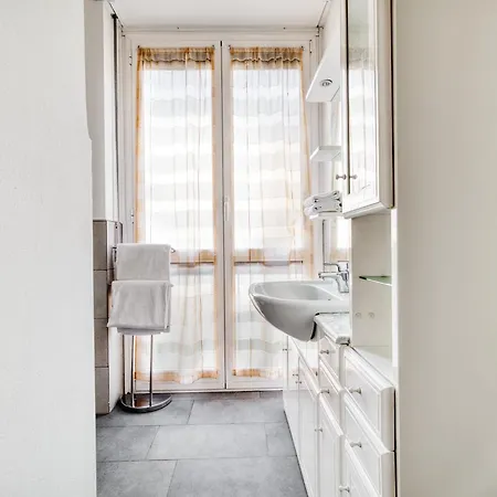 Hostmate - - Lunigiana - Stazione Διαμέρισμα *