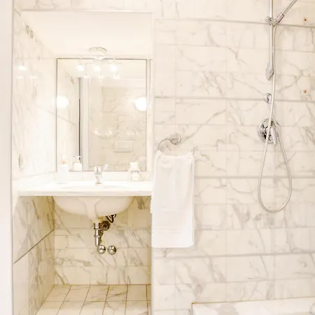 Appartamento San Babila Elegant Duplex - Design District Milano