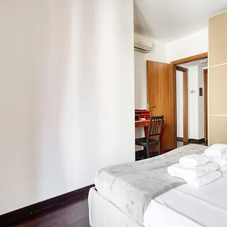 Just Urban - Elegant 1-br In Porta Romana - Duomo 4 Min By M3 アパート ミラノ