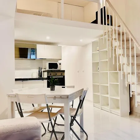 Porta Romana-center Milan-a Modern House Of Design