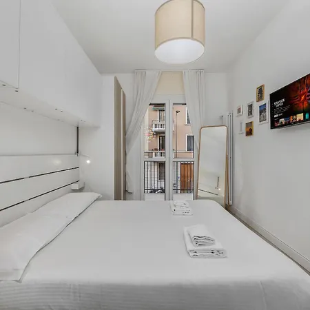 4 Min To Metro - 8 Min To Lin Airport - Area Apartment *
